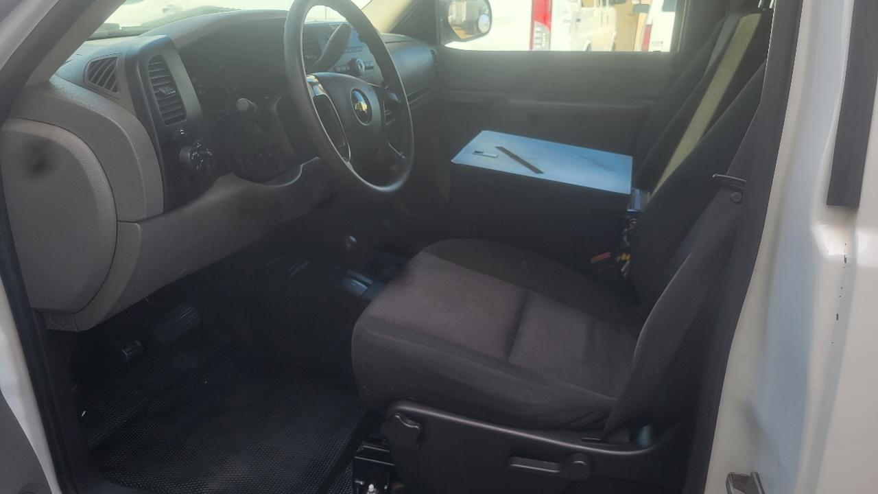 Chevrolet Silverado 1500 4WD Reg Cab 119.0" Work Truck 2011