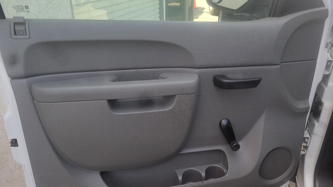 Chevrolet Silverado 1500 4WD Reg Cab 119.0" Work Truck 2011