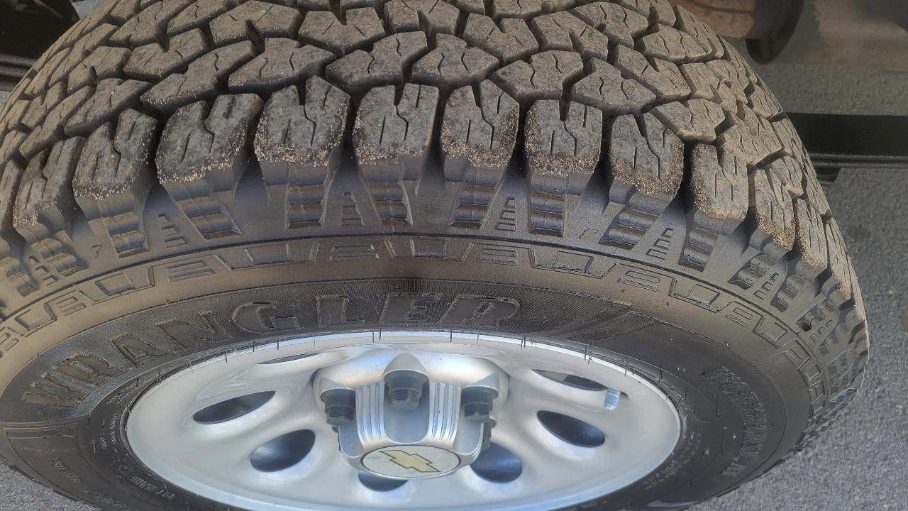 Chevrolet Silverado 1500 4WD Reg Cab 119.0" Work Truck 2011