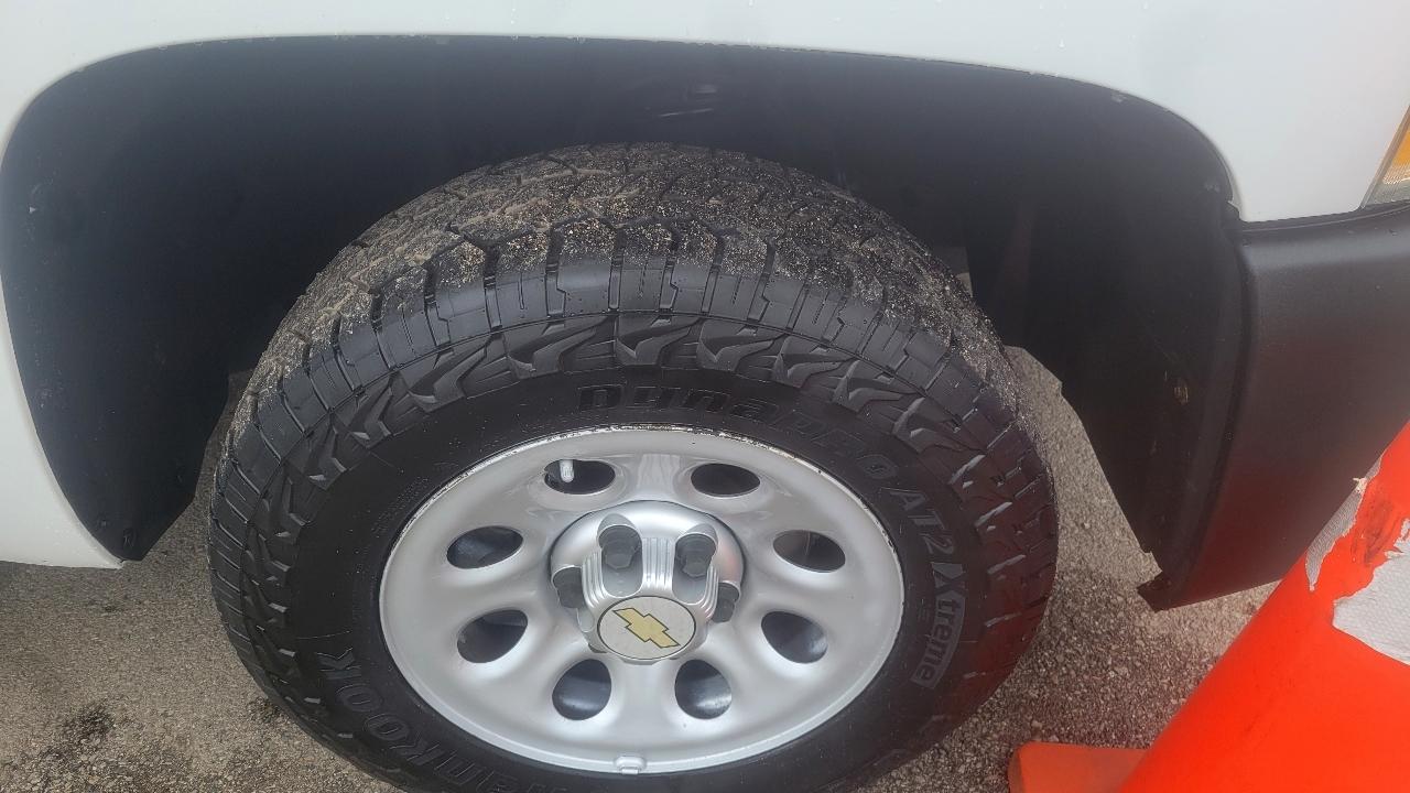 Chevrolet Silverado 1500 2WD Reg Cab 119.0" Work Truck 2012