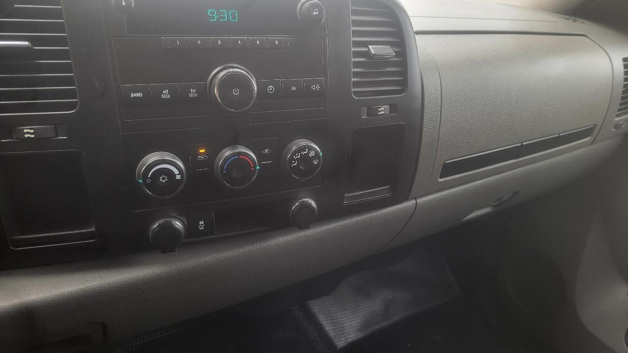 Chevrolet Silverado 1500 2WD Reg Cab 119.0" Work Truck 2012