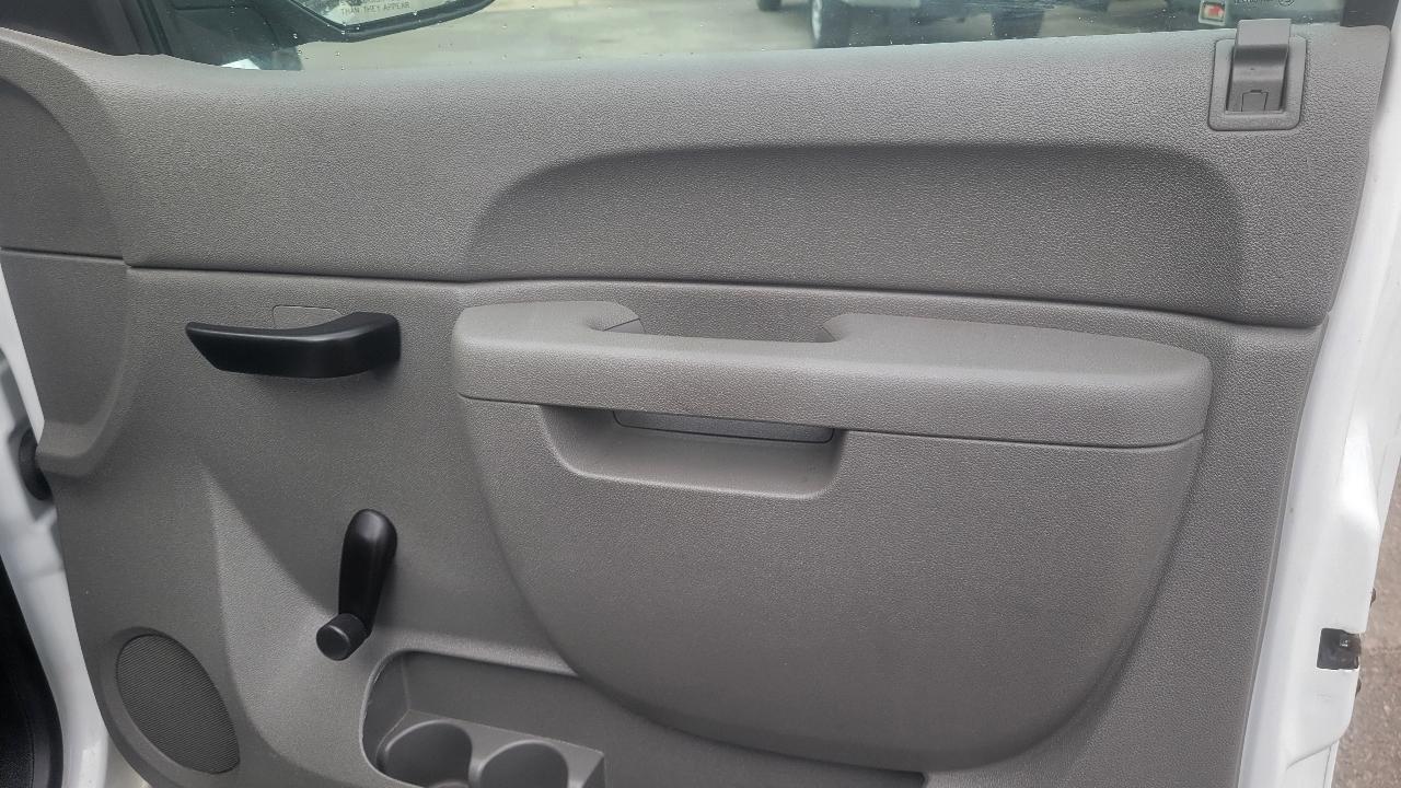 Chevrolet Silverado 1500 2WD Reg Cab 119.0" Work Truck 2012