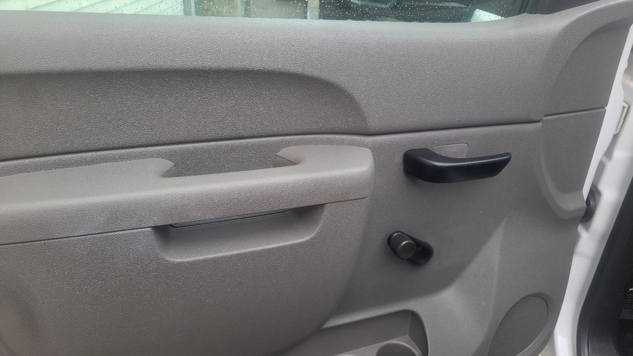 Chevrolet Silverado 1500 2WD Reg Cab 119.0" Work Truck 2012