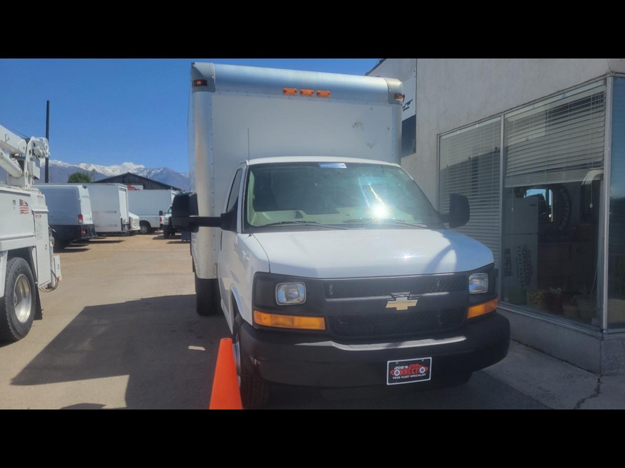 Chevrolet Express Commercial Cutaway 3500 Van 139" 2016