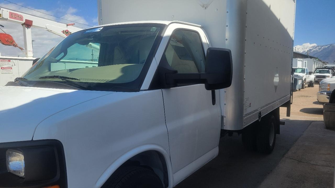 Chevrolet Express Commercial Cutaway 3500 Van 139" 2016