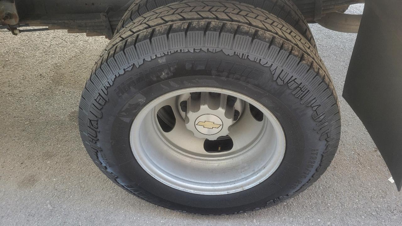 Chevrolet Express Commercial Cutaway 3500 Van 139" 2016