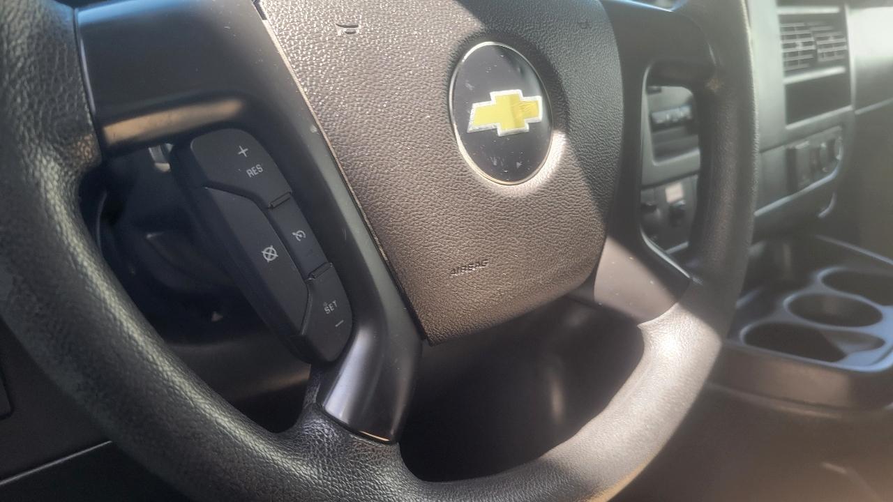 Chevrolet Express Commercial Cutaway 3500 Van 139" 2016