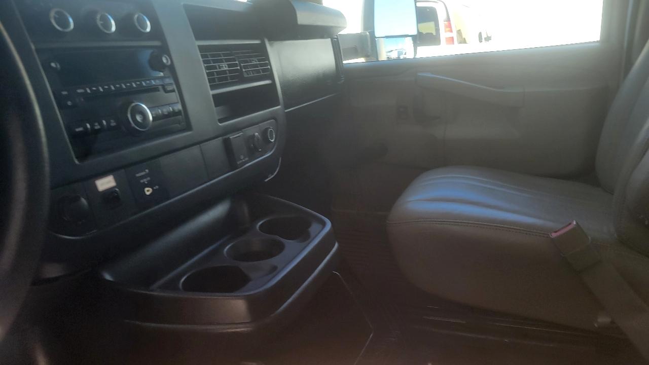 Chevrolet Express Commercial Cutaway 3500 Van 139" 2016