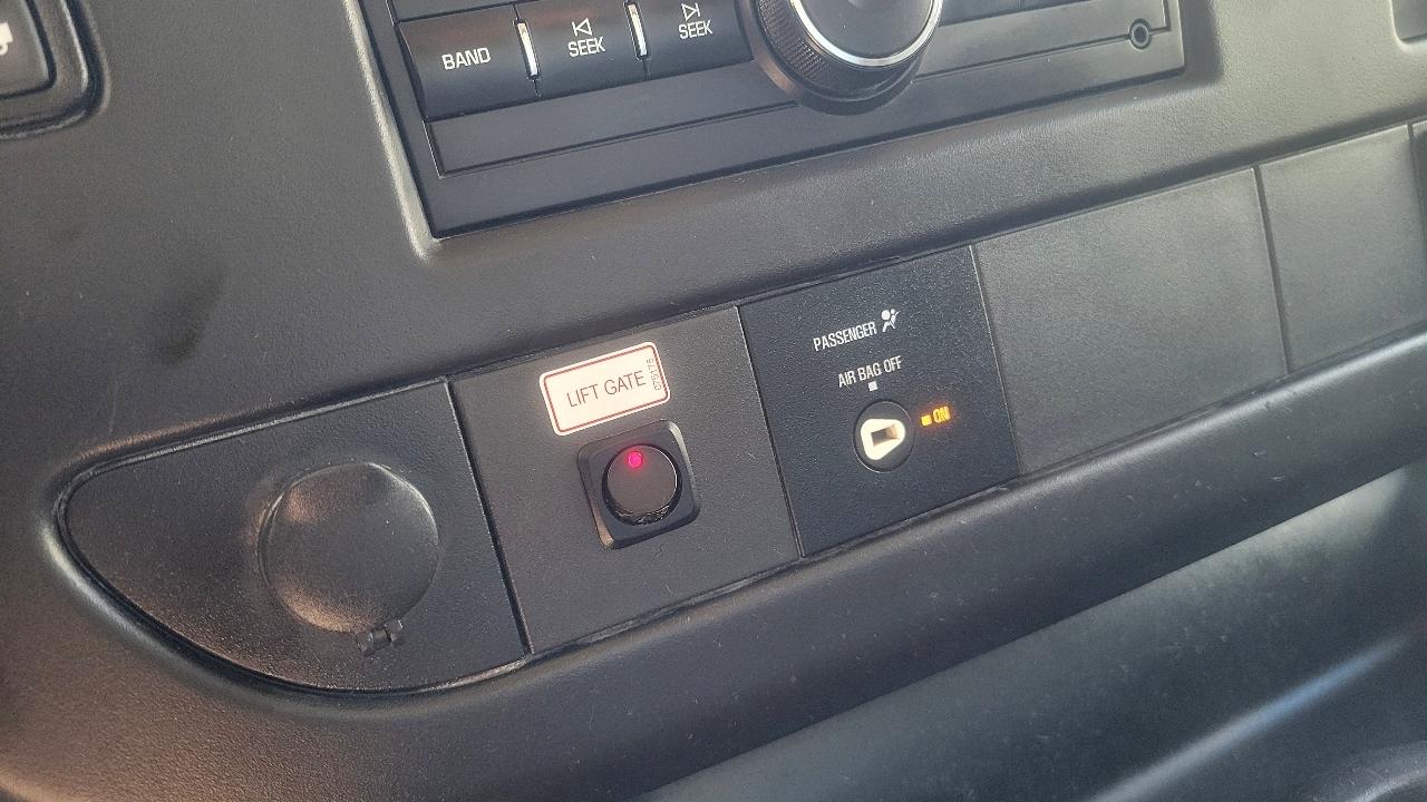 Chevrolet Express Commercial Cutaway 3500 Van 139" 2016