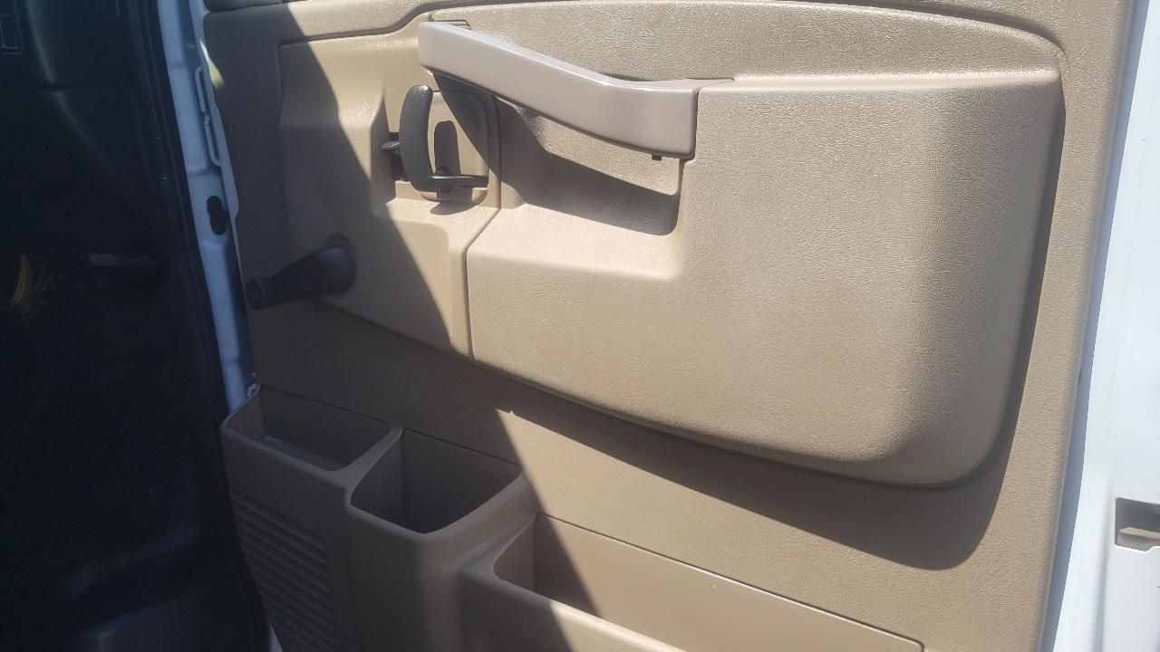 Chevrolet Express Commercial Cutaway 3500 Van 139" 2016