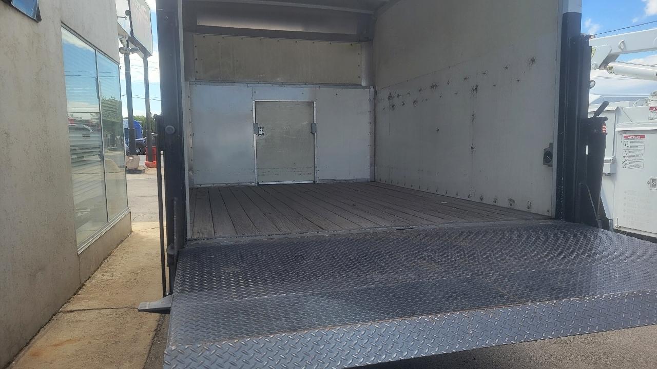 Chevrolet Express Commercial Cutaway 3500 Van 139" 2016