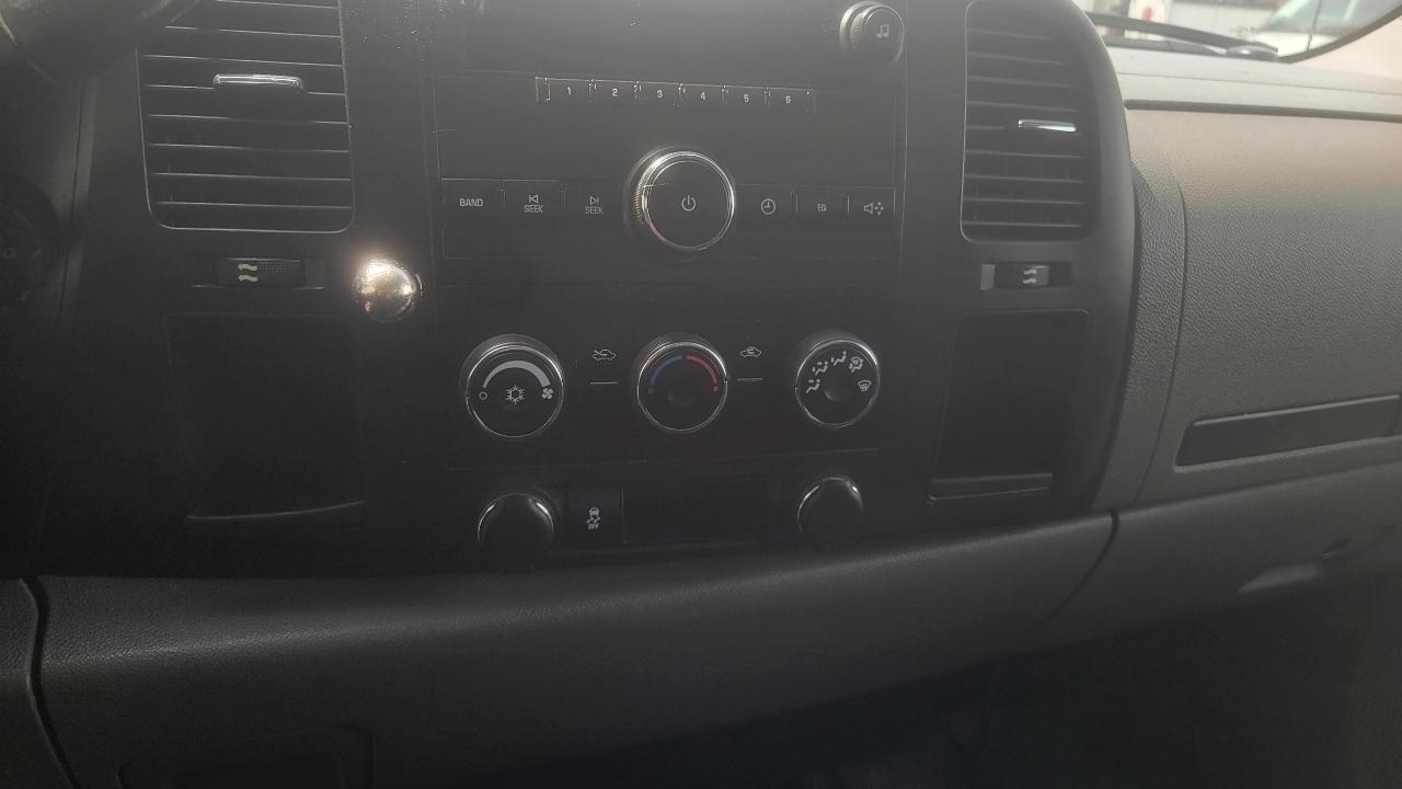 Chevrolet Silverado 1500 4WD Reg Cab 119.0" Work Truck 2012