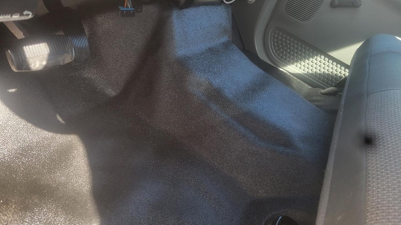 Ford Super Duty F-450 DRW Reg Cab 141" WB 60" CA XLT 2006