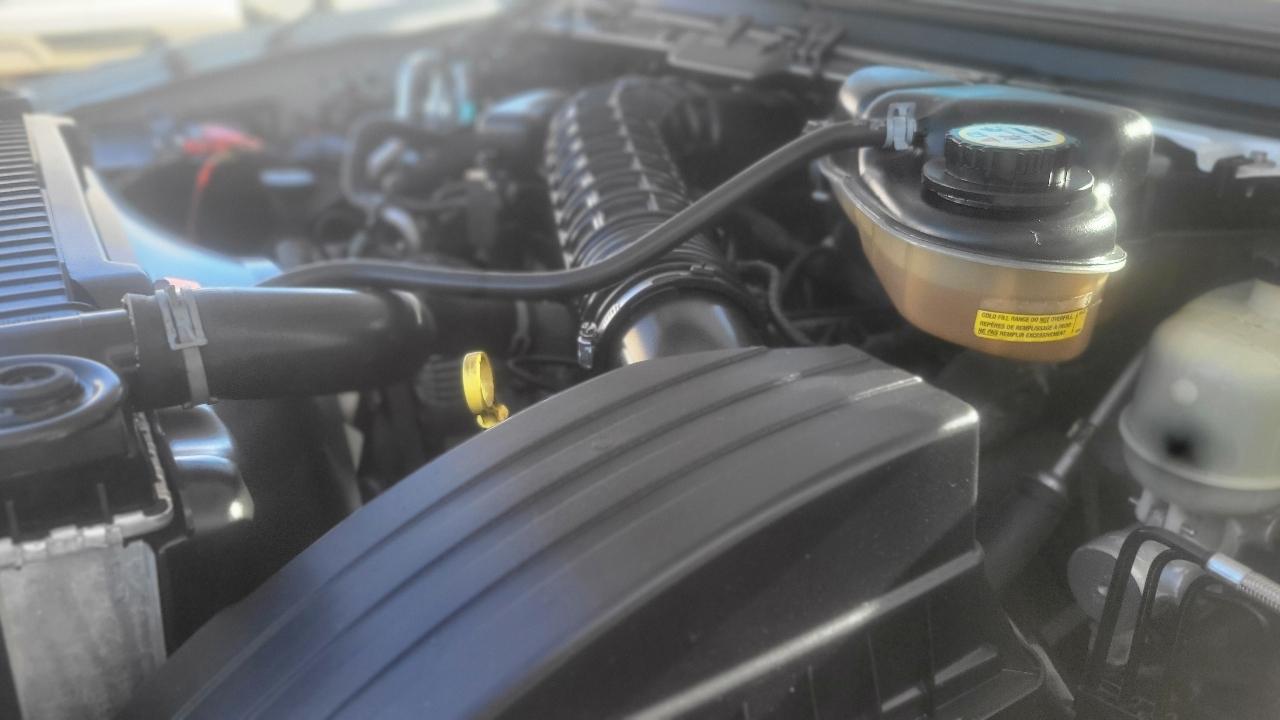 Ford Super Duty F-450 DRW Reg Cab 141" WB 60" CA XLT 2006