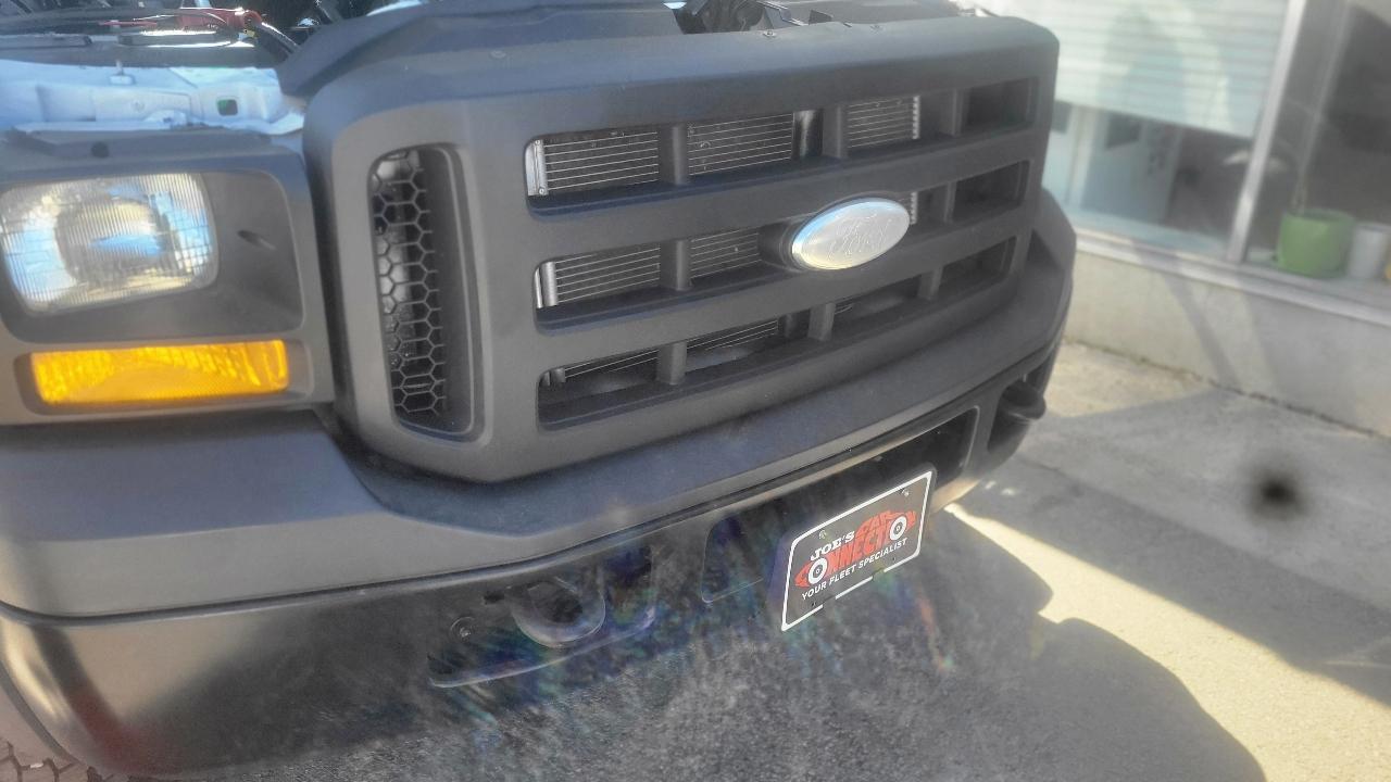 Ford Super Duty F-450 DRW Reg Cab 141" WB 60" CA XLT 2006