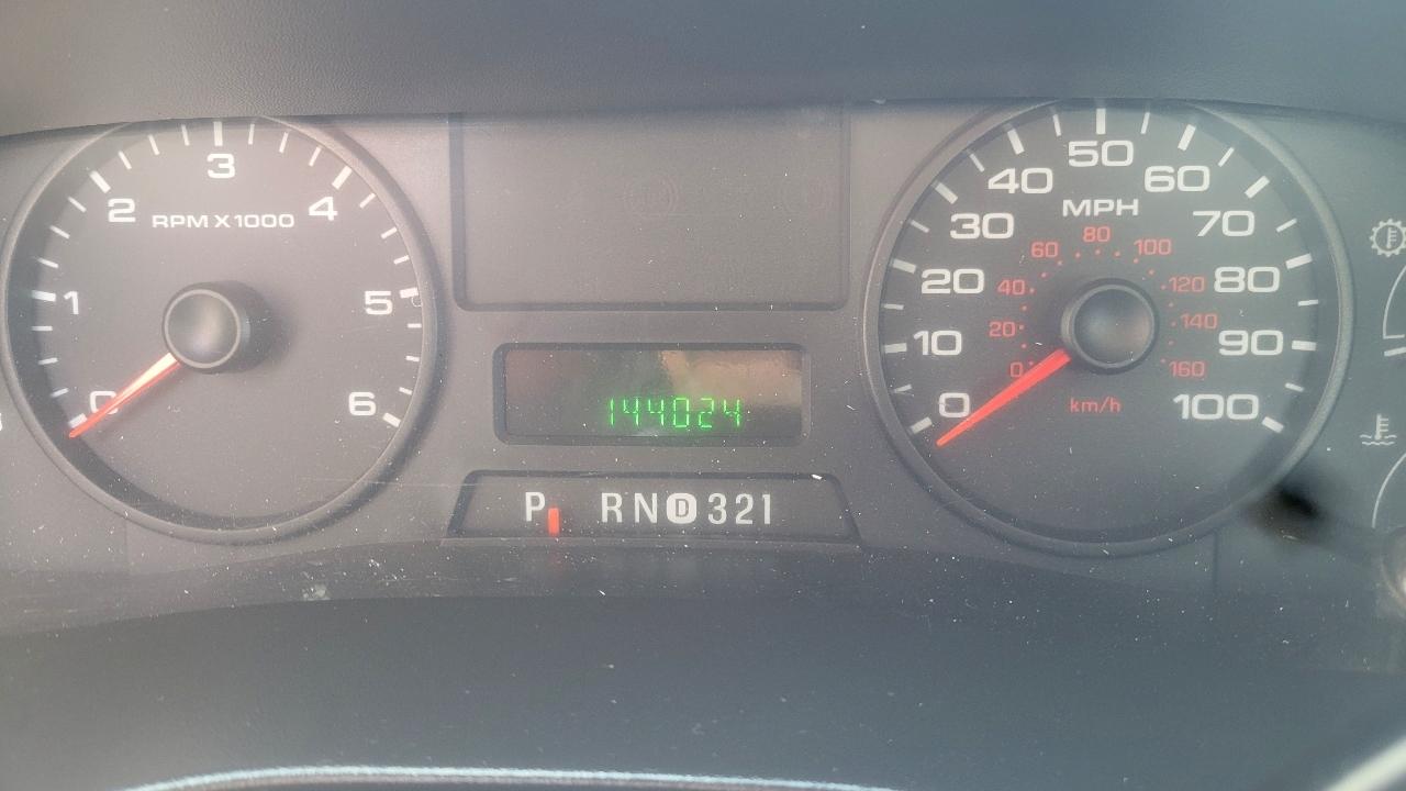 Ford Super Duty F-450 DRW Reg Cab 141" WB 60" CA XLT 2006