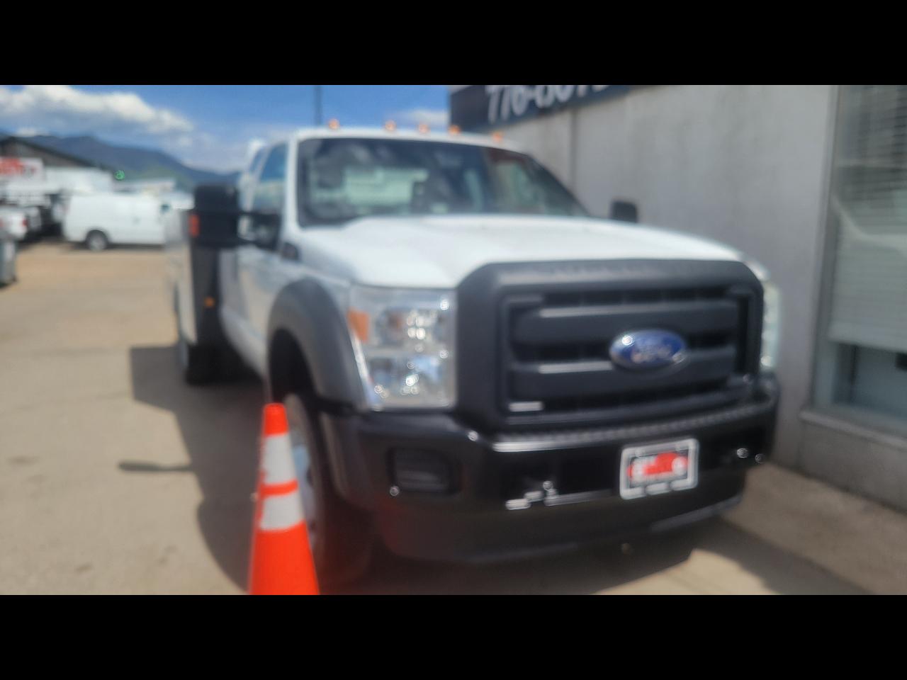 Ford Super Duty F-550 DRW 4WD SuperCab 186" WB 84" CA XLT 2016