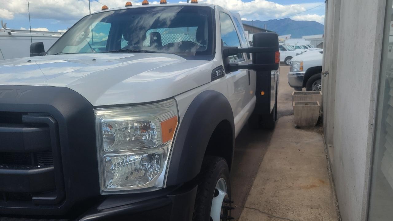 Ford Super Duty F-550 DRW 4WD SuperCab 186" WB 84" CA XLT 2016