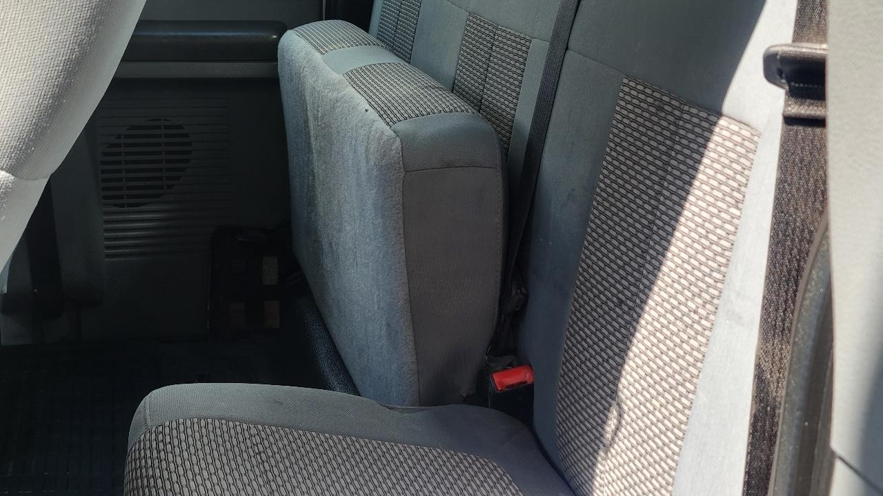 Ford Super Duty F-550 DRW 4WD SuperCab 186" WB 84" CA XLT 2016