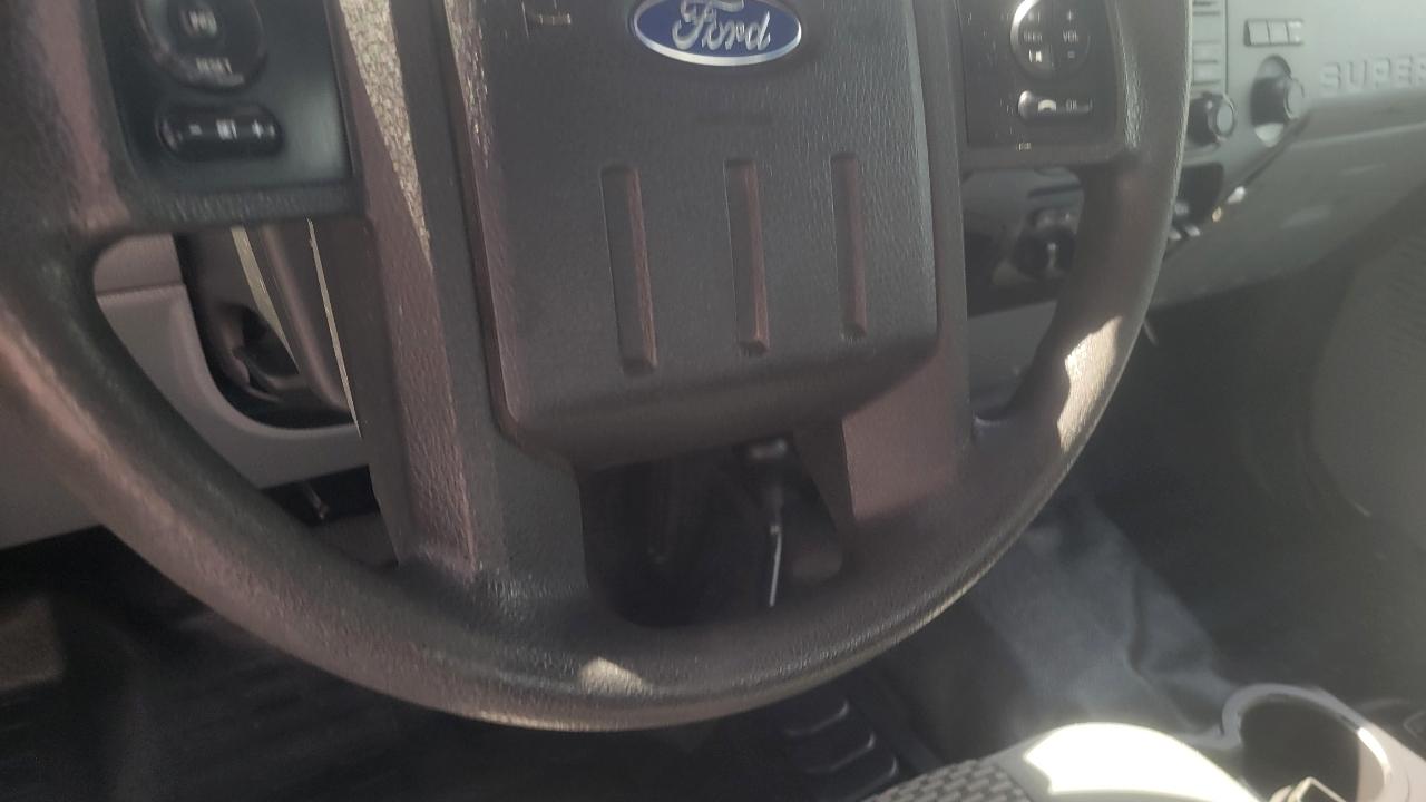 Ford Super Duty F-550 DRW 4WD SuperCab 186" WB 84" CA XLT 2016