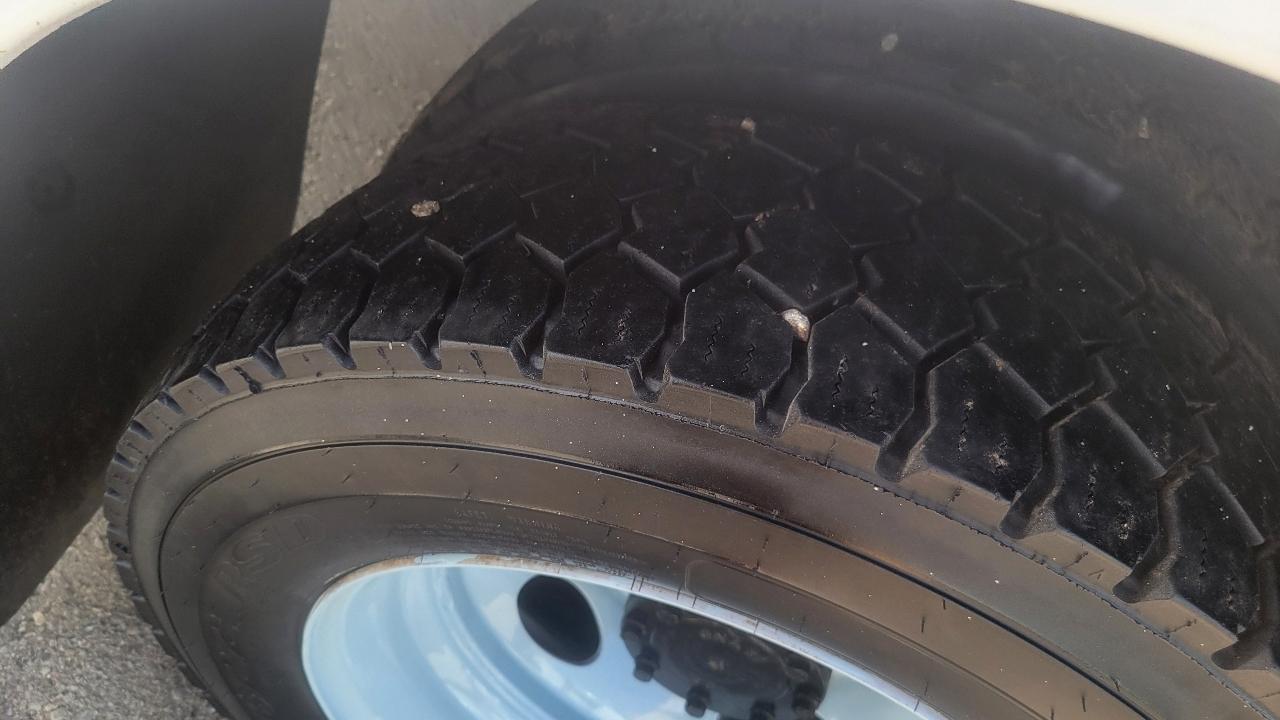 Ford Super Duty F-550 DRW 4WD SuperCab 186" WB 84" CA XLT 2016