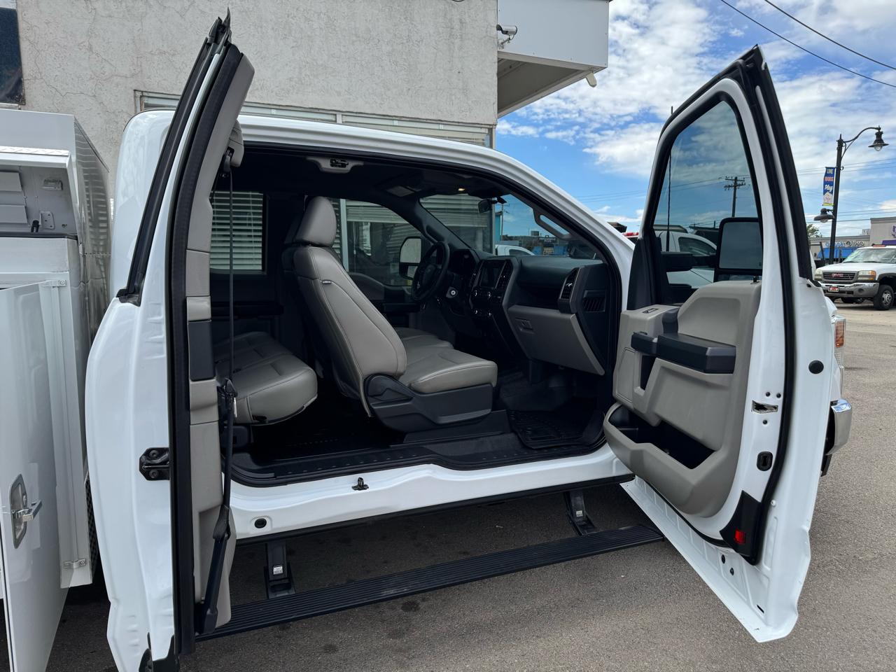 Ford Super Duty F-250 SRW Lariat 2WD SuperCab 8' Box 2022