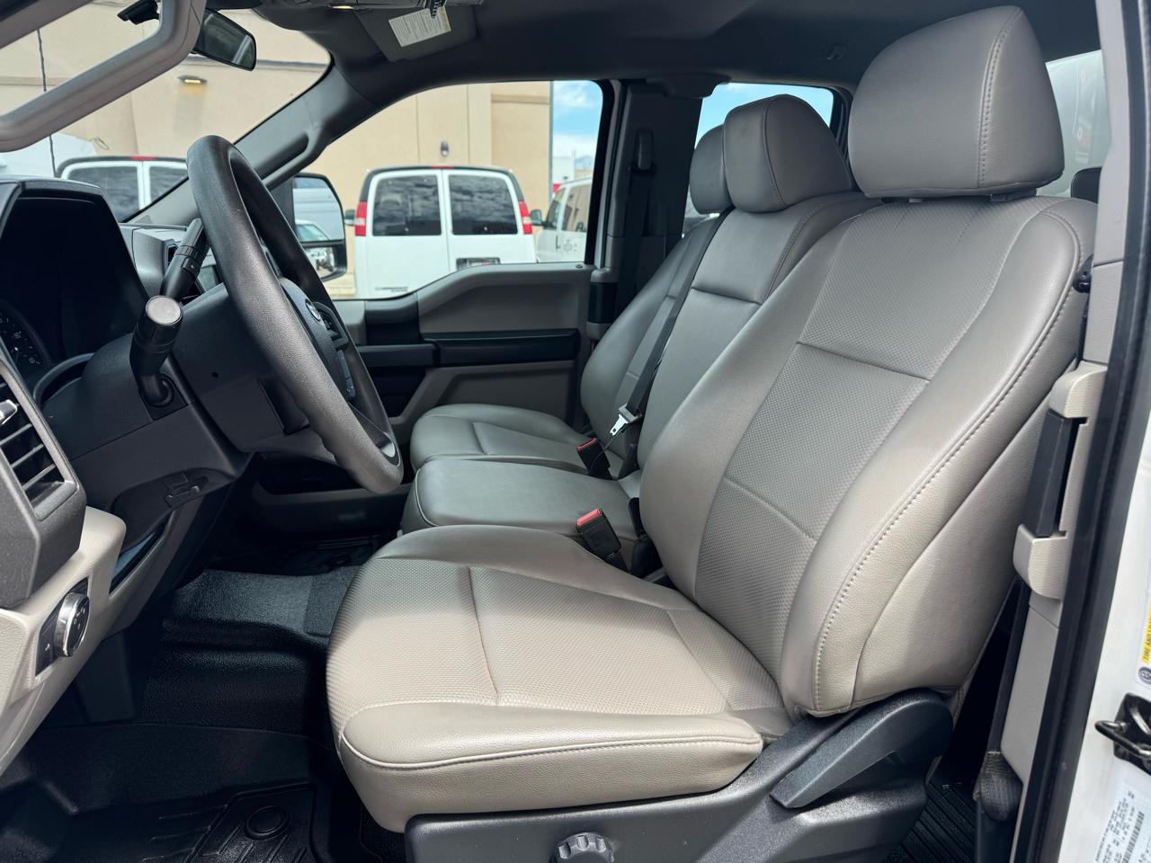 Ford Super Duty F-250 SRW Lariat 2WD SuperCab 8' Box 2022