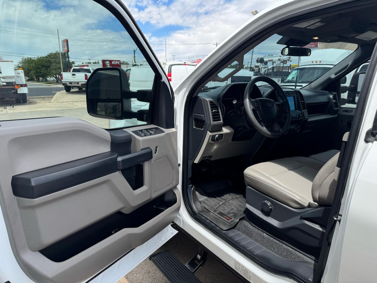 Ford Super Duty F-250 SRW Lariat 2WD SuperCab 8' Box 2022