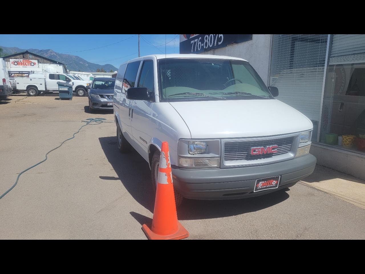GMC Safari Cargo Van 111.2" WB AWD 2000