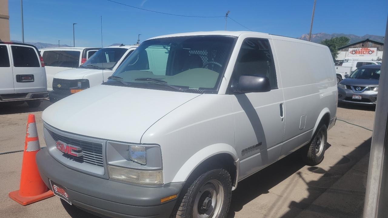 GMC Safari Cargo Van 111.2" WB AWD 2000