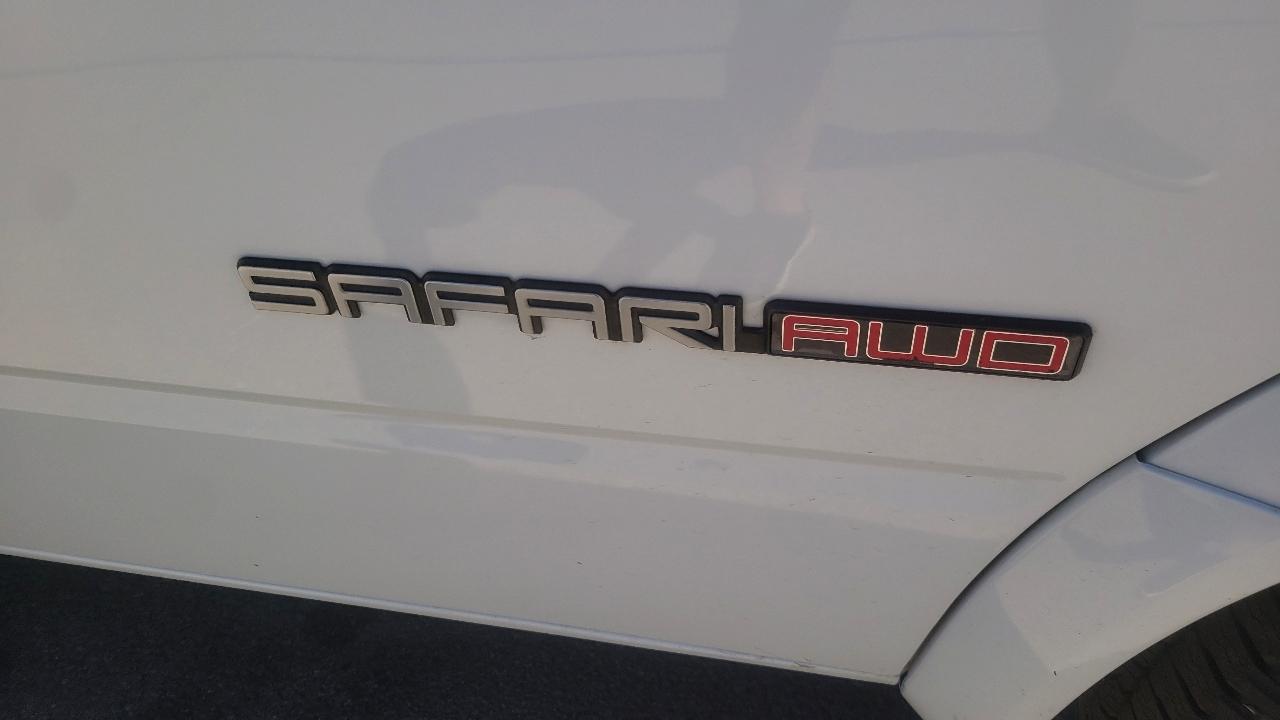 GMC Safari Cargo Van 111.2" WB AWD 2000