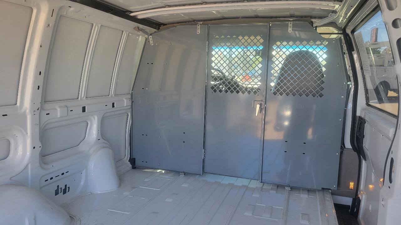GMC Safari Cargo Van 111.2" WB AWD 2000