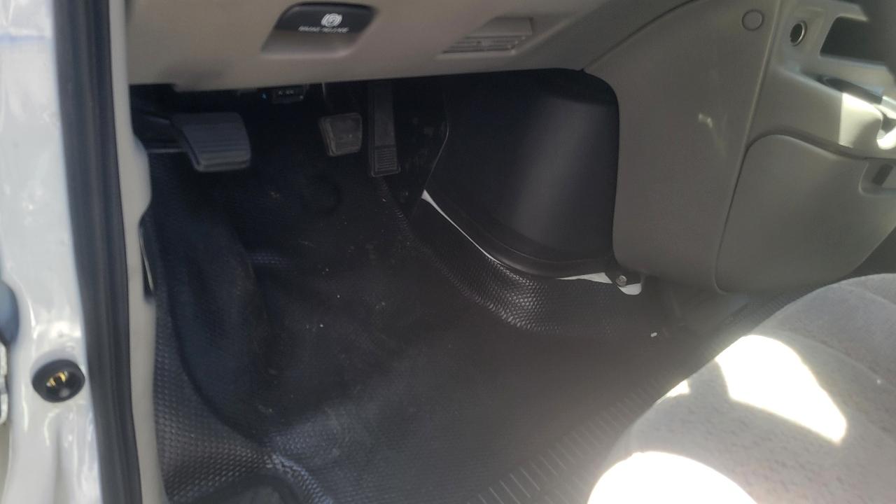 GMC Safari Cargo Van 111.2" WB AWD 2000
