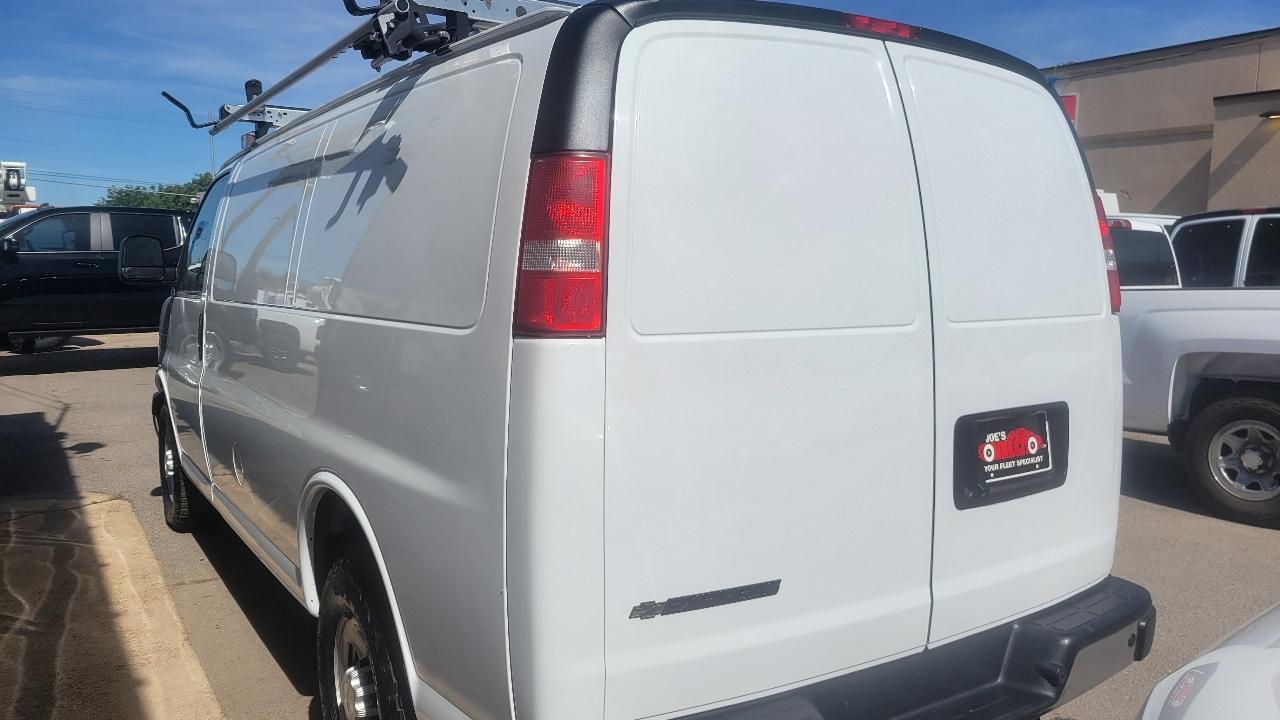 Chevrolet Express Cargo Van RWD 2500 135" 2017