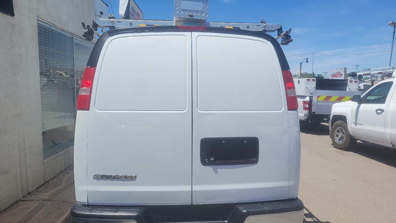 Chevrolet Express Cargo Van RWD 2500 135" 2018