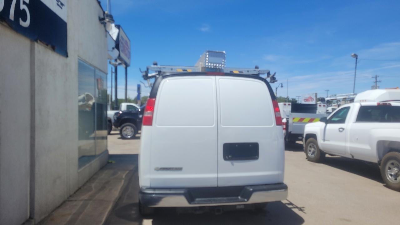Chevrolet Express Cargo Van RWD 2500 135" 2018