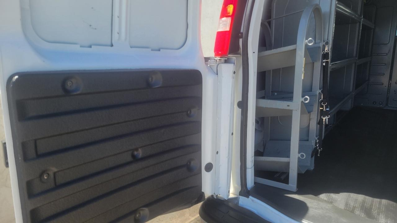 Chevrolet Express Cargo Van RWD 2500 135" 2018
