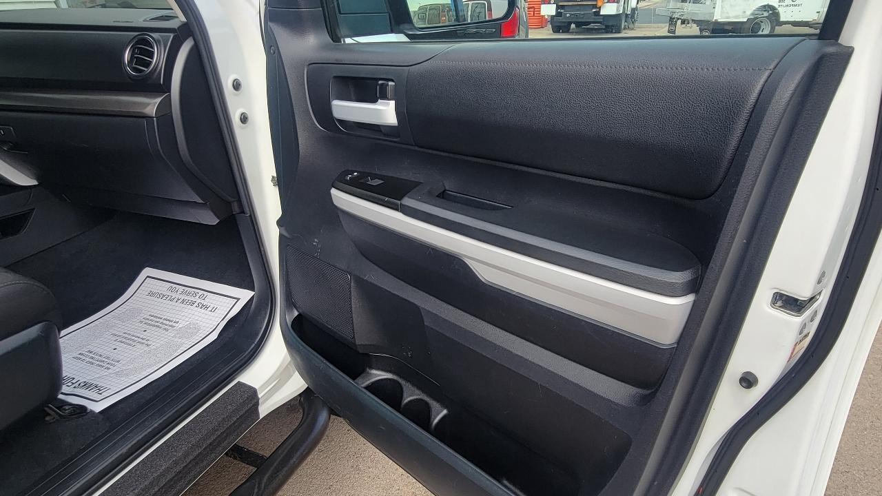 Toyota Tundra 4WD Limited Double Cab 6.5' Bed 5.7L (Natl) 2018
