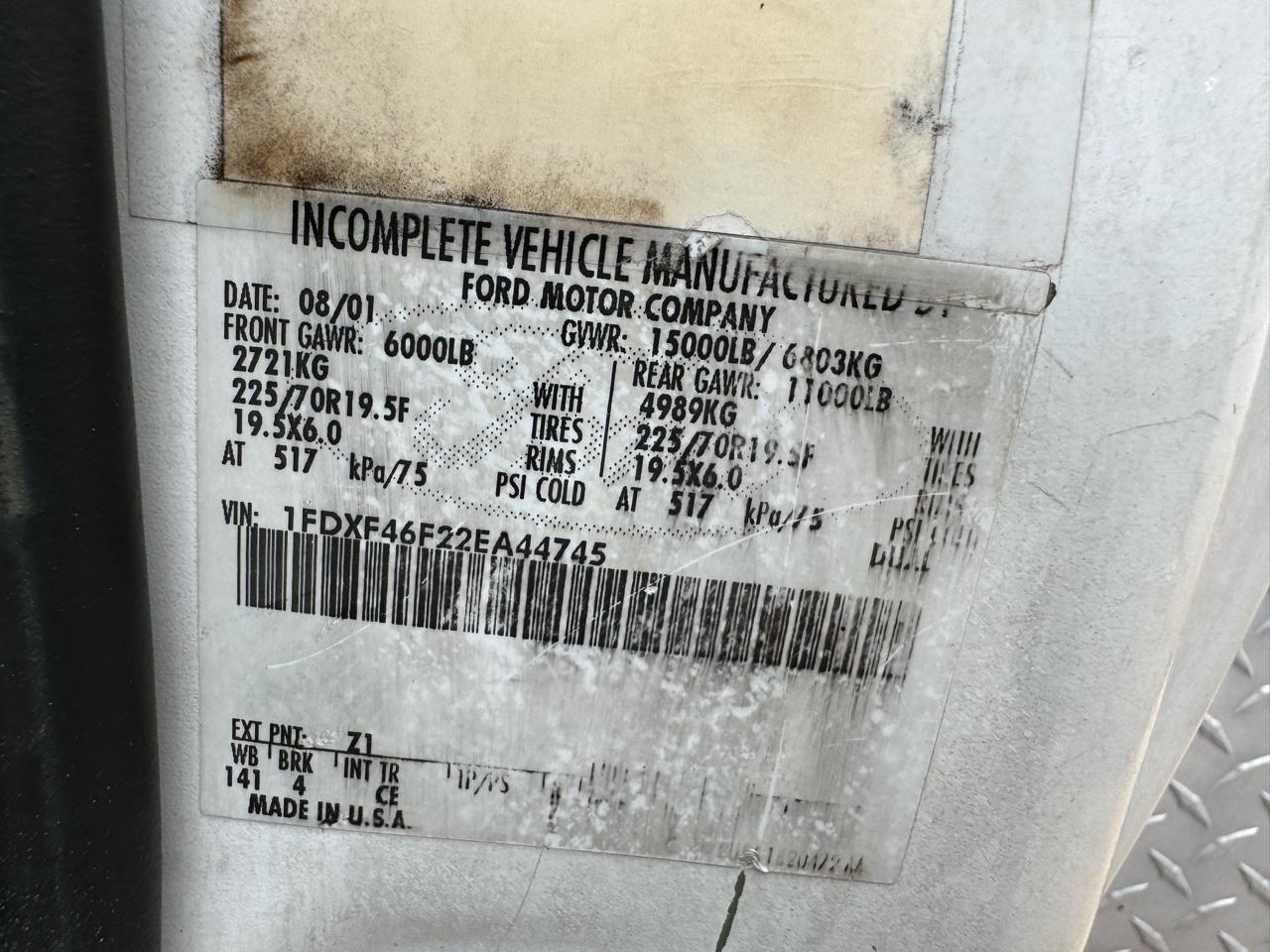 Ford Super Duty F-450 DRW Reg Cab 141" WB 60" CA XLT 2002