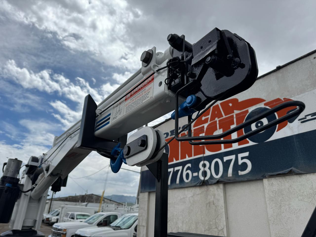Ford Super Duty F-450 DRW Reg Cab 141" WB 60" CA XLT 2002