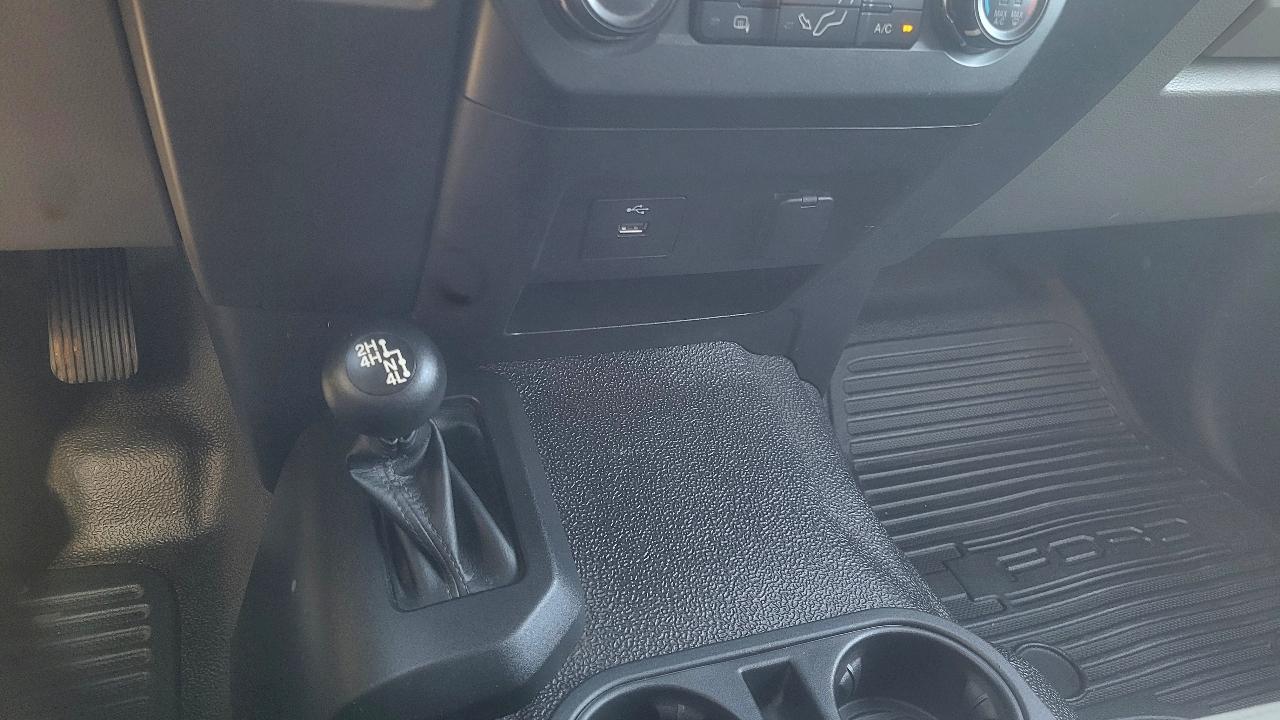 Ford Super Duty F-450 DRW XLT 4WD SuperCab 168" WB 60" CA XLT 2019