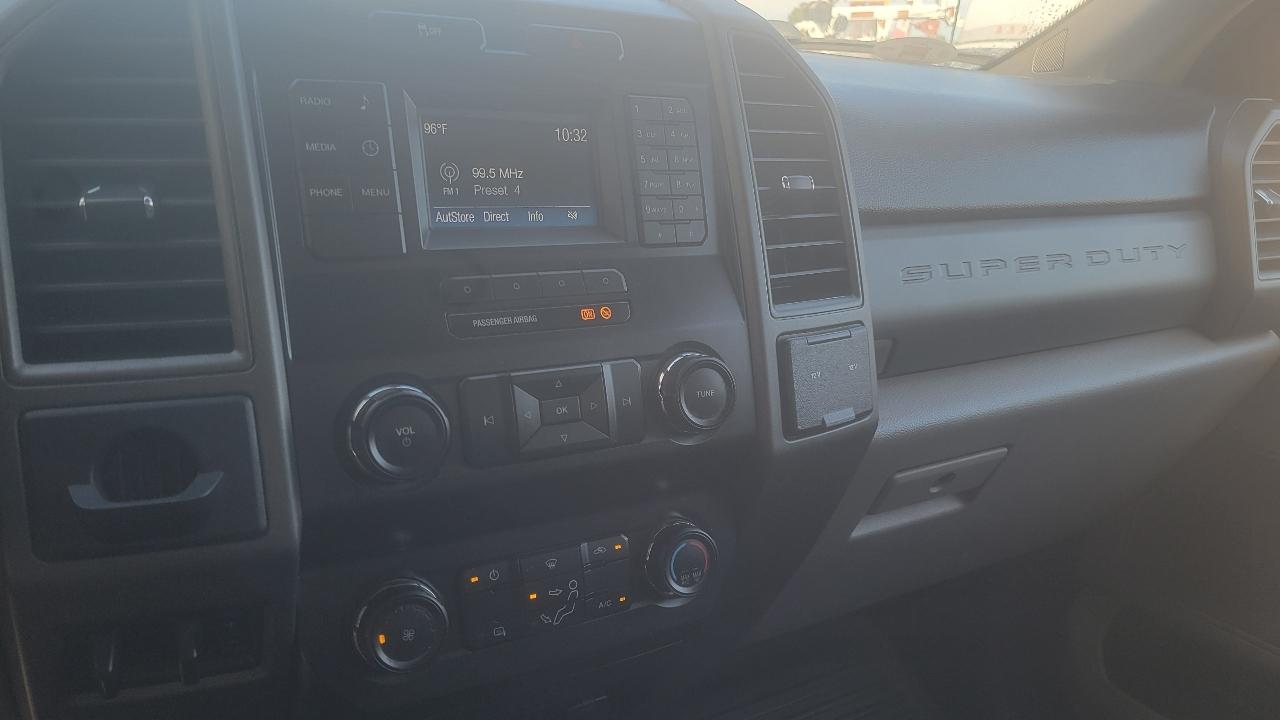 Ford Super Duty F-450 DRW XLT 4WD SuperCab 168" WB 60" CA XLT 2019