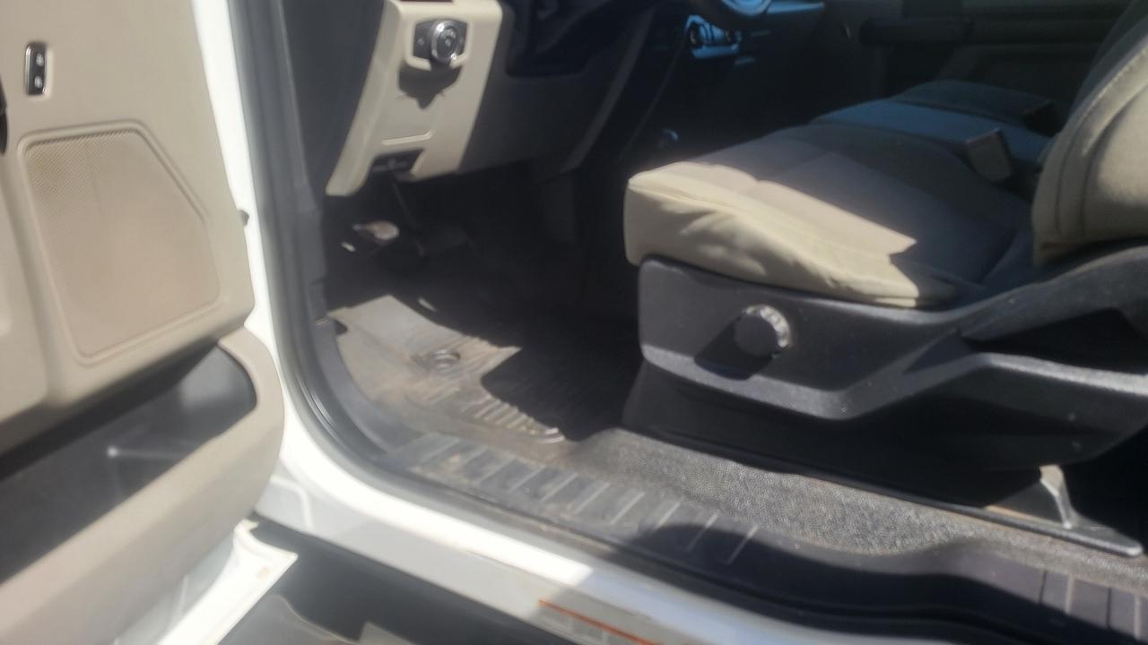 Ford Super Duty F-450 DRW XLT 4WD SuperCab 168" WB 60" CA XLT 2019