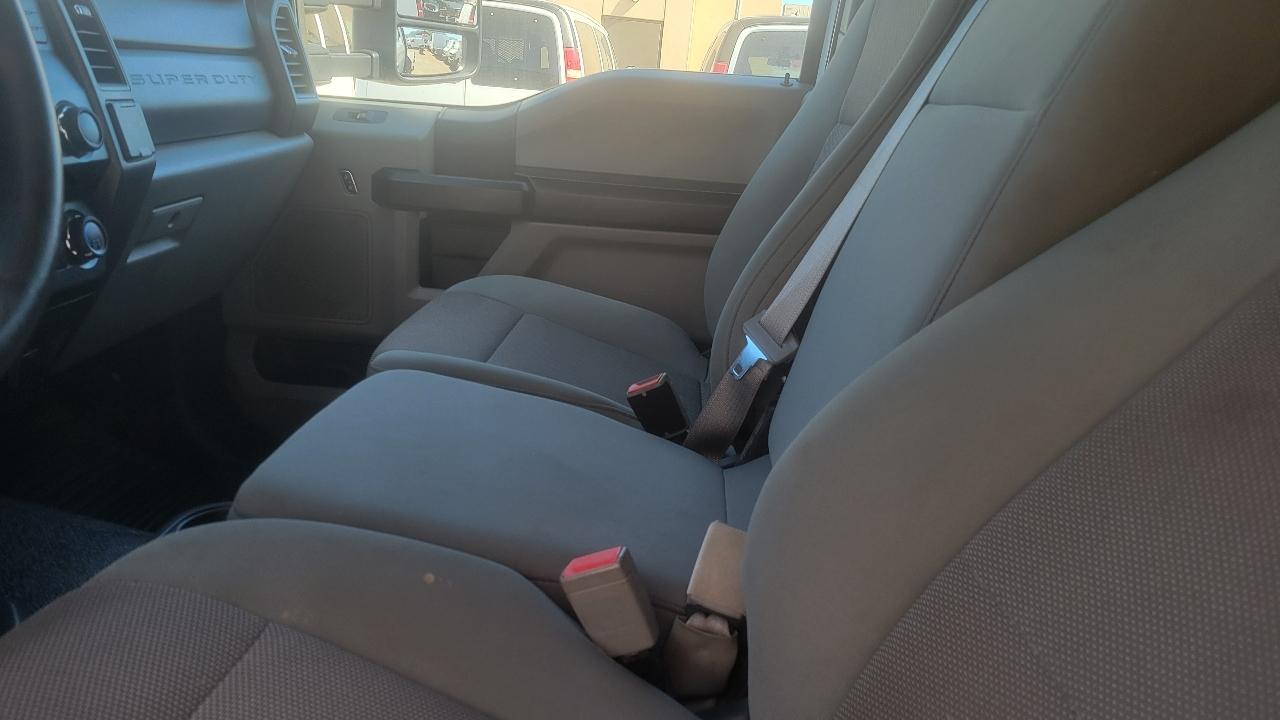 Ford Super Duty F-450 DRW XLT 4WD SuperCab 168" WB 60" CA XLT 2019