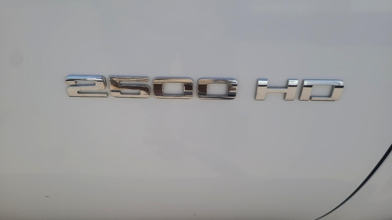 Chevrolet Silverado 2500HD 2WD Reg Cab 133.7" Work Truck 2013