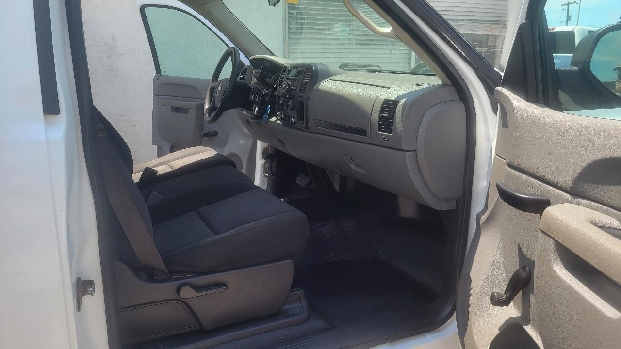 Chevrolet Silverado 2500HD 2WD Reg Cab 133.7" Work Truck 2013