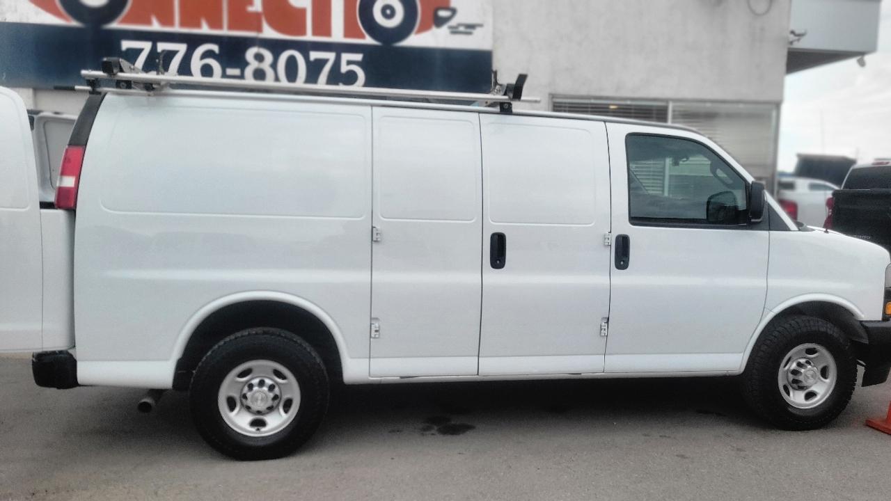 Chevrolet Express Cargo Van RWD 3500 135" 2019