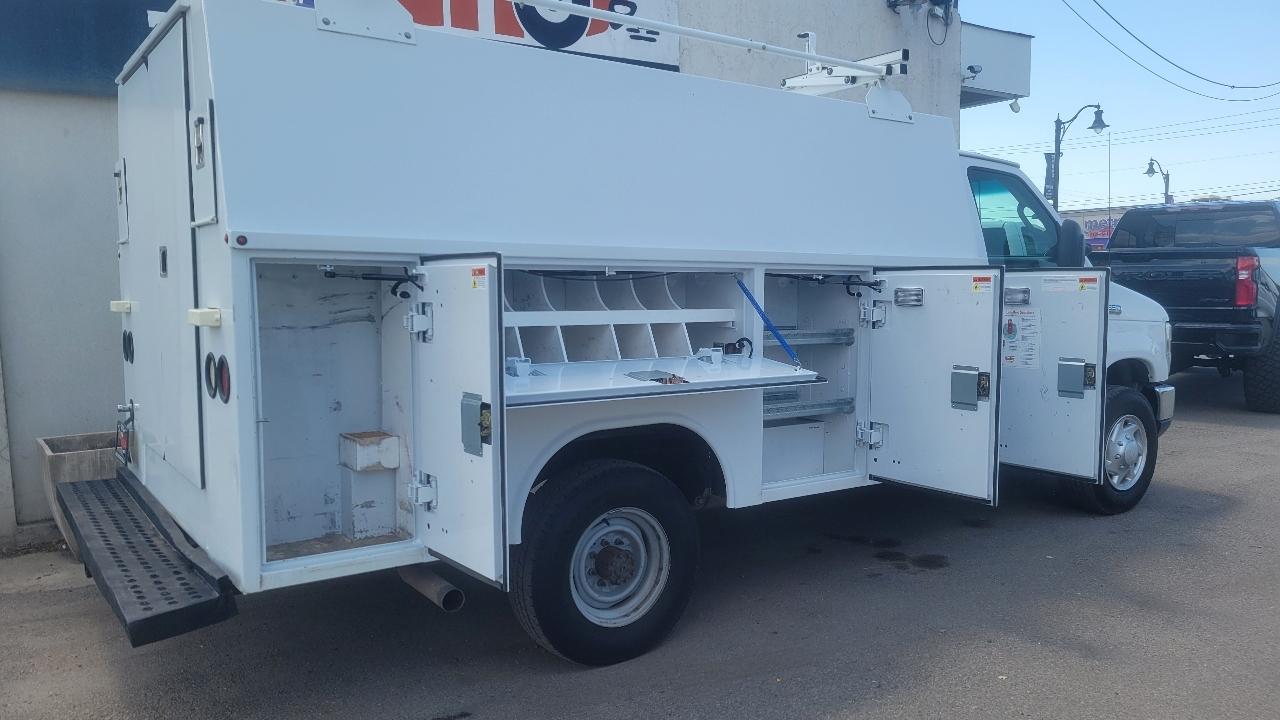 Ford Econoline Commercial Cutaway E-350 Super Duty 138" SRW 2014