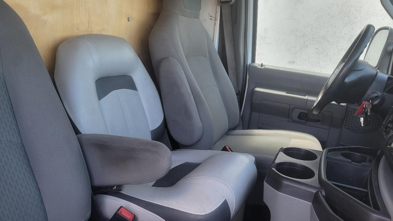 Ford Econoline Commercial Cutaway E-350 Super Duty 138" SRW 2014