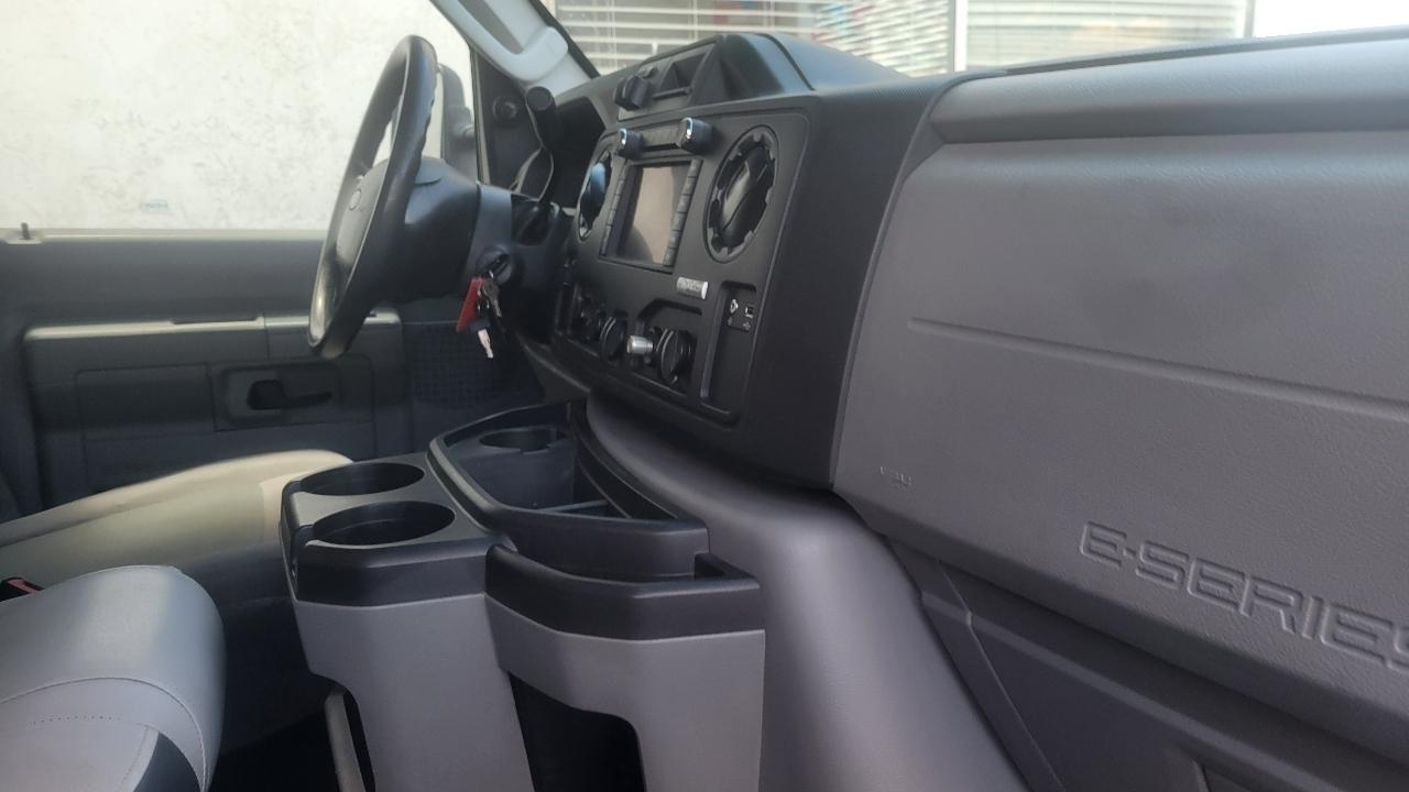 Ford Econoline Commercial Cutaway E-350 Super Duty 138" SRW 2014